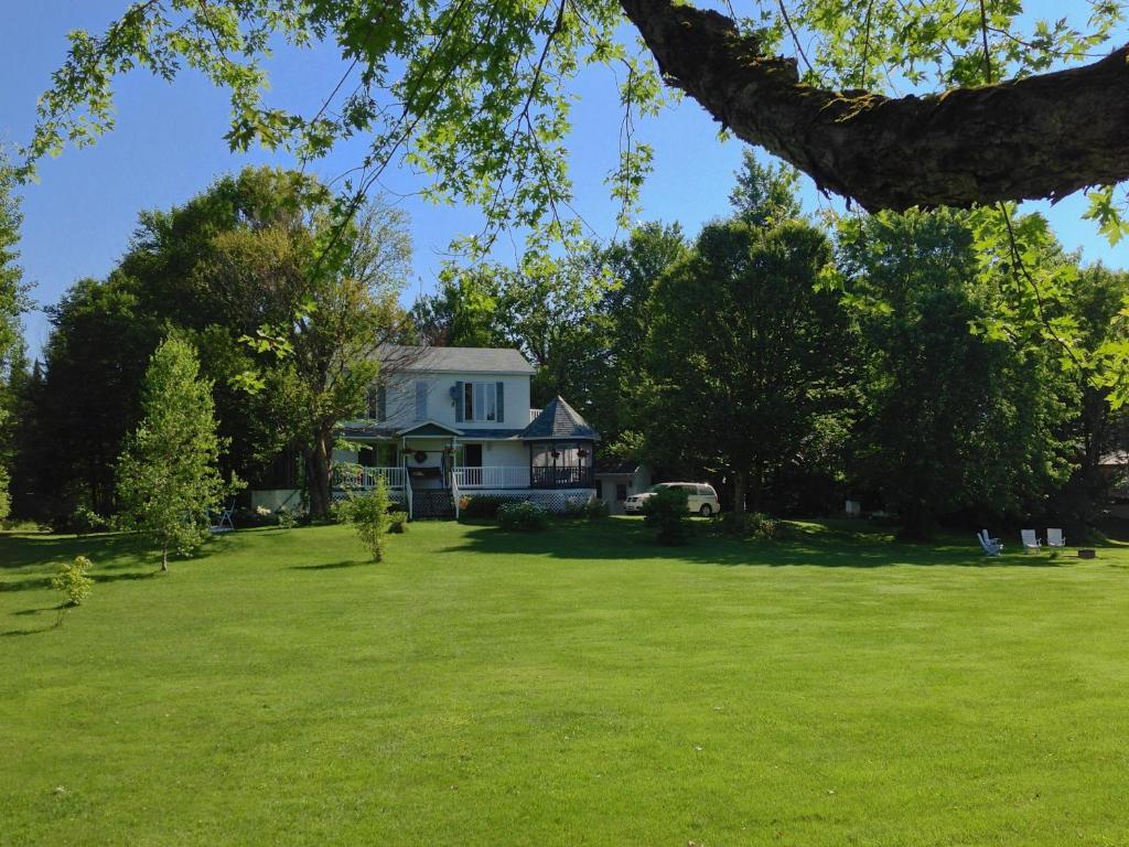 Le Reflet De La Riviere B&B Weedon-Centre 외부 사진